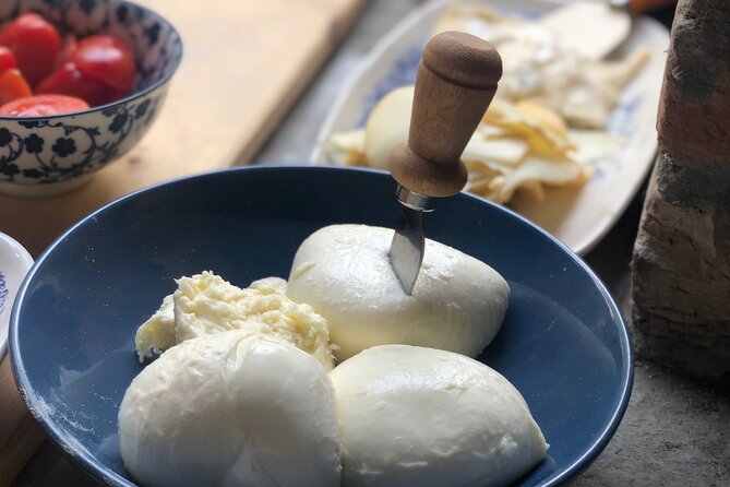 2-Hour Guided Family Pasta or Pizza Cooking Class in Acqui Terme - Pick pizza for fire, speed, and a shared table