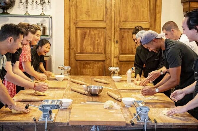 3 Hour Florence Pasta Making & Unlimited wine - A local market visit before the cooking begins