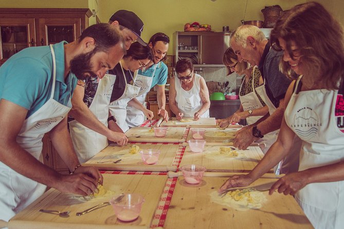 Abruzzo Traditional Pasta Making with 85y old local Grandma - Key points to know before booking