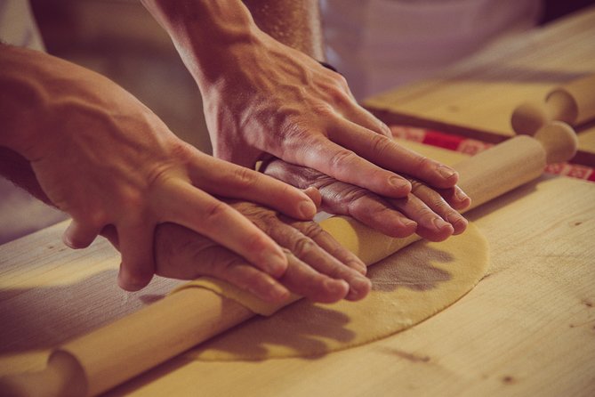 Abruzzo Traditional Pasta Making with 85y old local Grandma - Preparing the tomato sauce