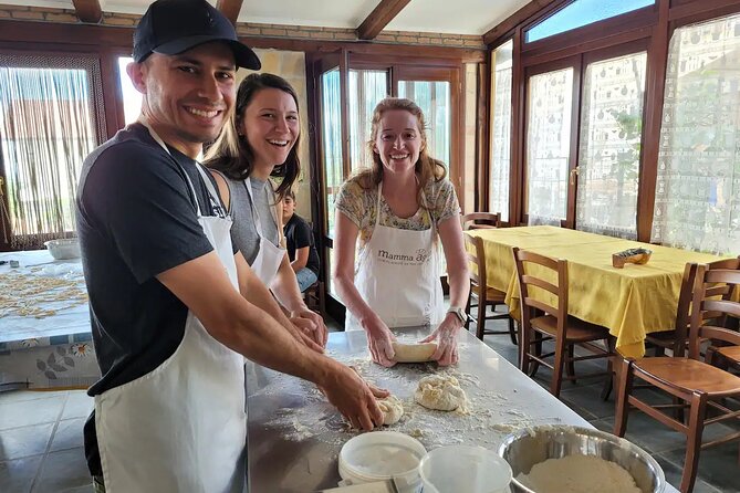 Amalfi Coast Cooking Class: Make Pasta, Mozzarella & Tiramisu - Group size, pace, and the family atmosphere