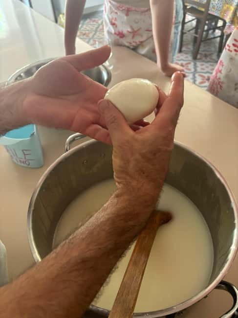 Amalfi Coast: Mozzarella, Pasta and Tiramisù Cooking Class - Meeting Ferdinando and Getting to Work