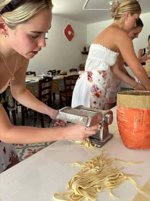 Amalfi Coast: Mozzarella, Pasta and Tiramisù Cooking Class - Rolling Fresh Tagliatelle