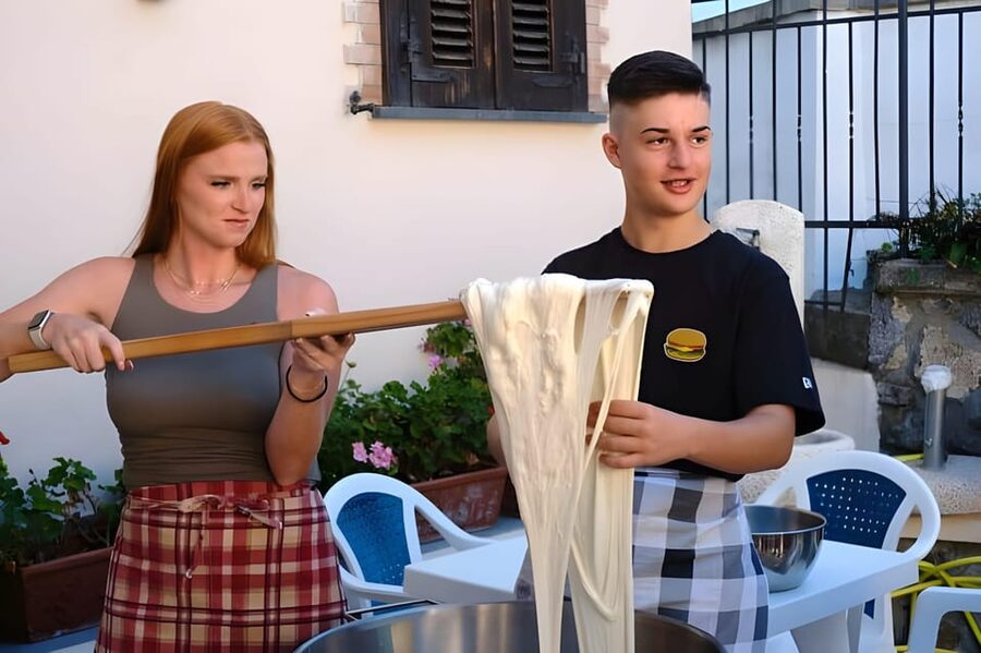 Amalfi: Learn how to make pasta, mozzarella and tiramisù! - Who will enjoy this class most