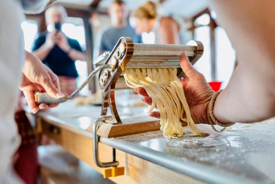 Amalfi: Mozzarella, Fettuccine, and Tiramisù Cooking Class - Starting with tiramisù and the Italian dessert ritual