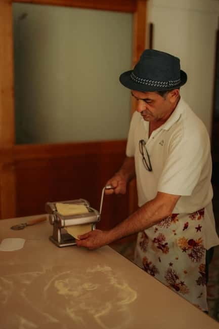 Amalfi: Tagliatelle, Mozzarella & Tiramisù Cooking Workshop - Who should book this experience