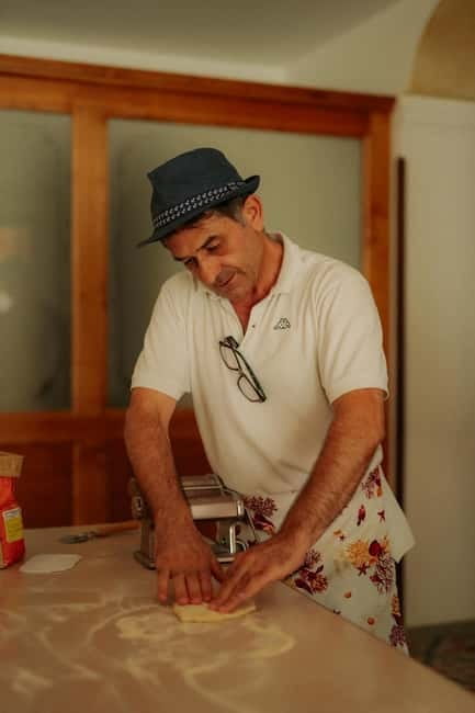 Amalfi: Tagliatelle, Mozzarella & Tiramisù Cooking Workshop - Timing, language, and booking advice