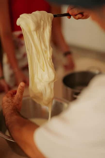 Amalfi: Tagliatelle, Mozzarella & Tiramisù Cooking Workshop - Arriving in Pianillo and meeting Ferdinando