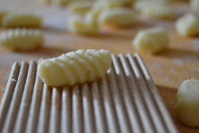 Apulian cooking class fresh pasta and focaccia - Starting with Apulian hospitality
