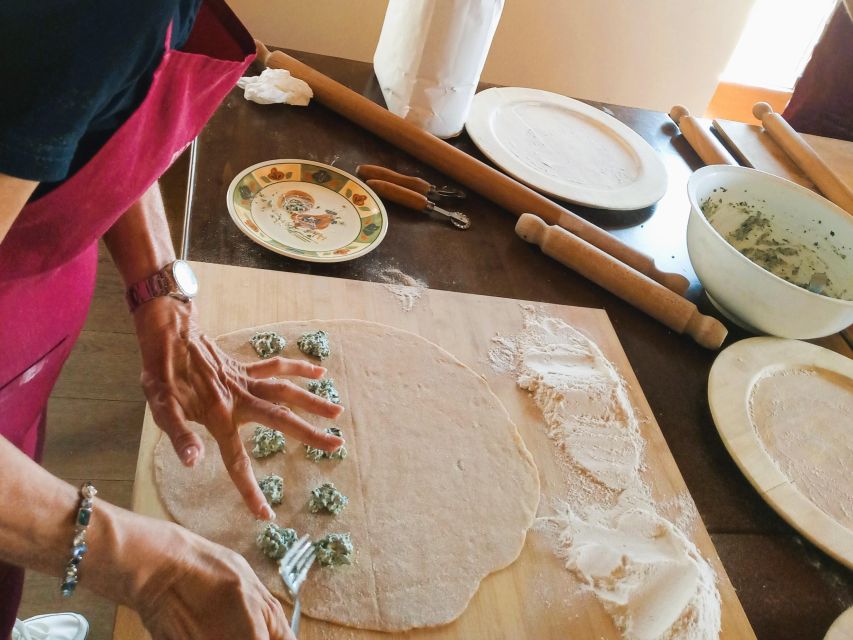 Arezzo: pasta e tiramisù cooking class organic Tuscan farm - Five things to know before you book