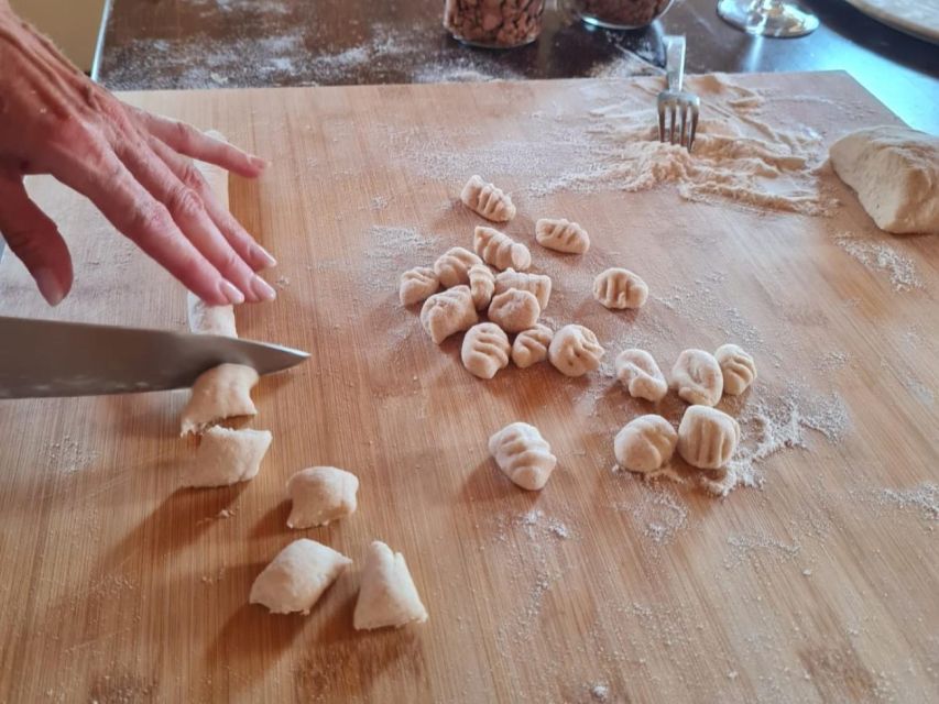 Arezzo: pasta e tiramisù cooking class organic Tuscan farm - Timing, language, and booking flexibility