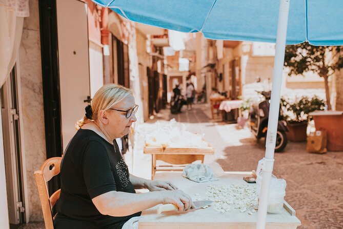 Bari Bike Tour with Pasta Experience - Piazza del Ferrarese and the old Roman road