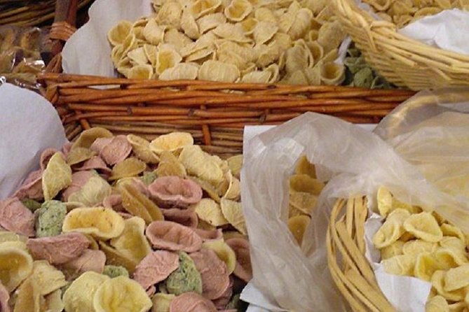 Bari Pasta Experience by Rickshaw - Starting with Velo Service and Bari’s old lanes