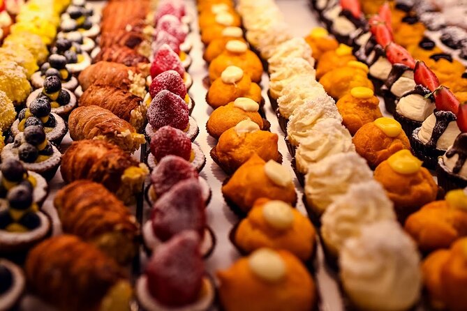 Bologna Food & Market Tour with 6 Tastings, Pasta, Wines & More - Finishing at Piazza Santo Stefano