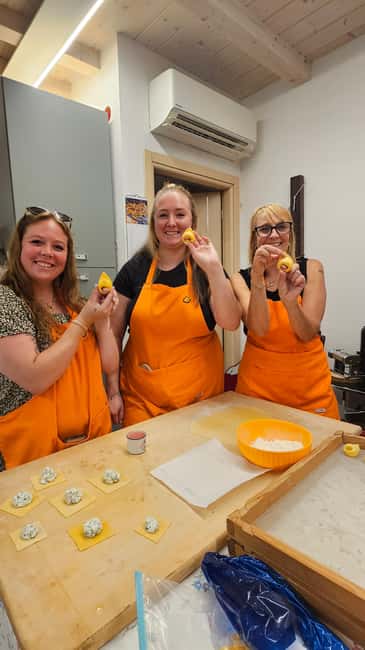 Bologna: Pasta Cooking Class, Ragu & Wine with Local Host - Should you book Alessia’s pasta class?