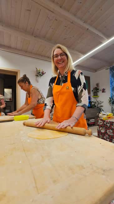 Bologna: Pasta Cooking Class, Ragu & Wine with Local Host - Tiramisu or trifle for dessert