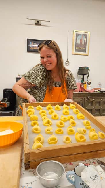 Bologna: Pasta Cooking Class, Ragu & Wine with Local Host - Who should book this experience