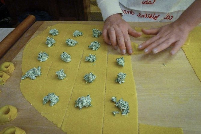 Bologna: Tagliatelle & Ragù Home Cooking Class with wine - What this Bologna cooking class is really like