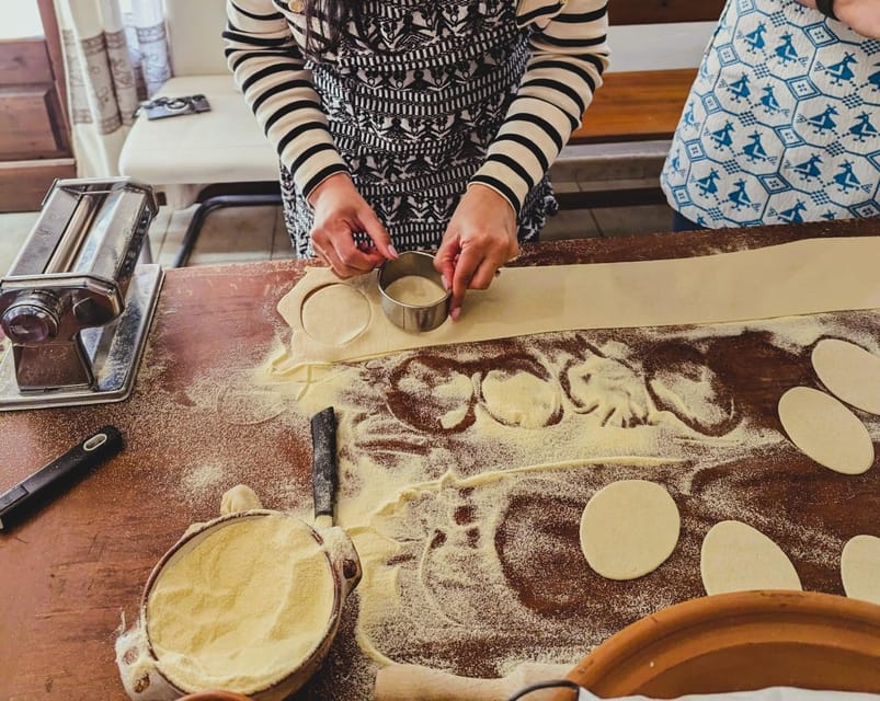 Cagliari: Workshop di pasta fresca tradizionale sarda - The A Sa Spighitta Fold Is the Real Skill Test