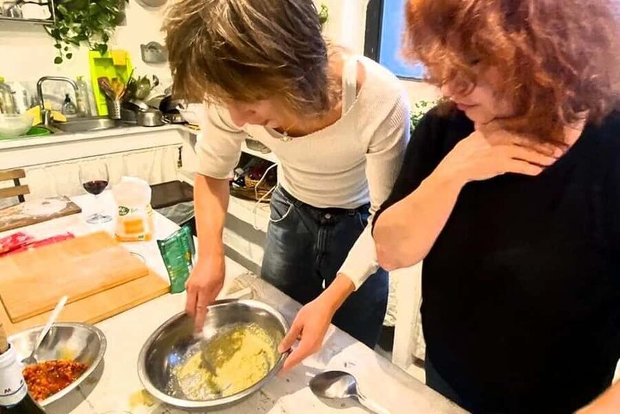 Catania: Pistachio Ravioli, Pasta Home Cooking Class w/ Wine - Arriving at Vignolo and entering the home
