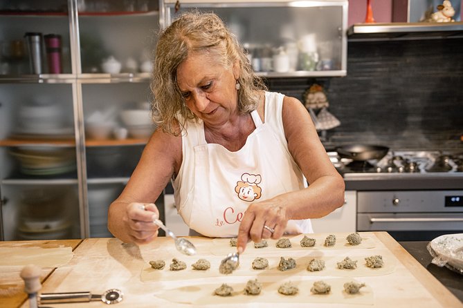 Cesarine: Fresh Pasta Class & Meal at Local's Home in Lucca - What the three-hour Lucca class is really like