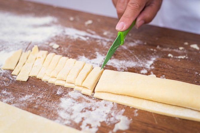 Cesarine: Pasta and Tiramisu class in Ischia - The first part of the evening: meeting your Cesarina