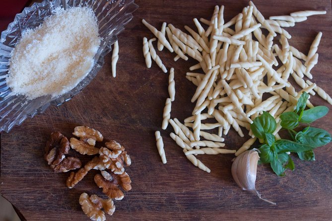 Cesarine: Small group Pasta and Tiramisu class in La Spezia - Key points at a glance
