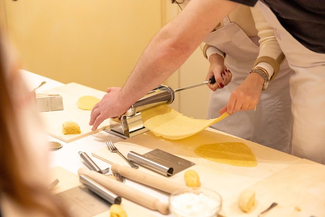 Cesarine: Small group Pasta and Tiramisu class in La Spezia - Rolling, shaping, and filling fresh pasta