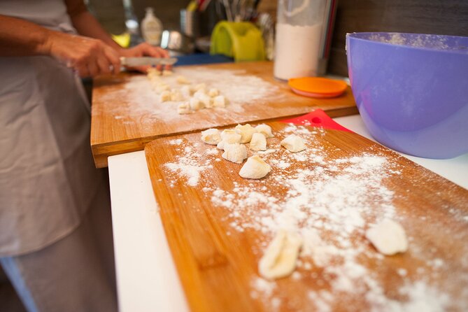 Cesarine: Small group Pasta and Tiramisu class in Siracusa - Making pasta with Maria Rita or another local host