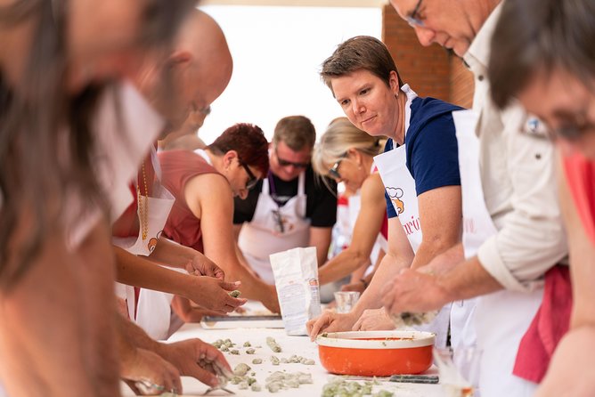 Cesarine: Small group Pasta and Tiramisu class in Varenna - Key points at a glance