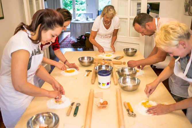 Cesarine: Small group Pasta and Tiramisu class in Verona - Aperitivo first, then the work begins