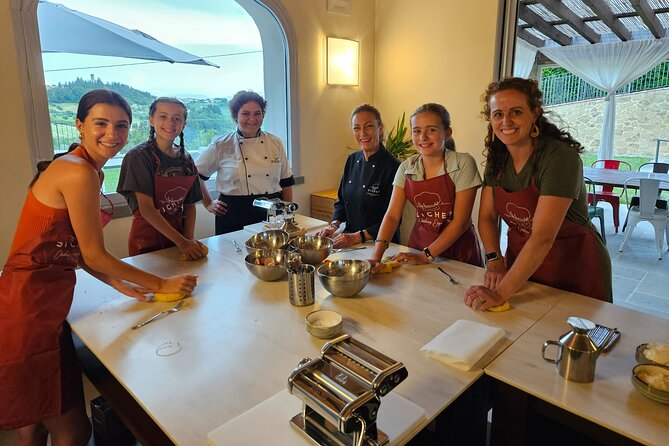 Chianti -Fresh Pasta Making Class and Sauces with Lunch or Dinner - A welcome drink with views toward Barberino Val d’Elsa