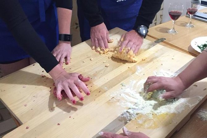 Colorful Pasta Tagliatelle and Ravioli Cooking Class near Arezzo - Bruschetta, Garden Herbs, and Chianti