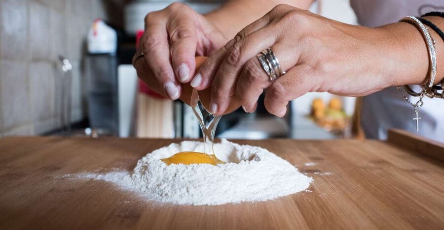 Como: Pasta and Tiramisu Class at a Local's Home - Key points to know before booking