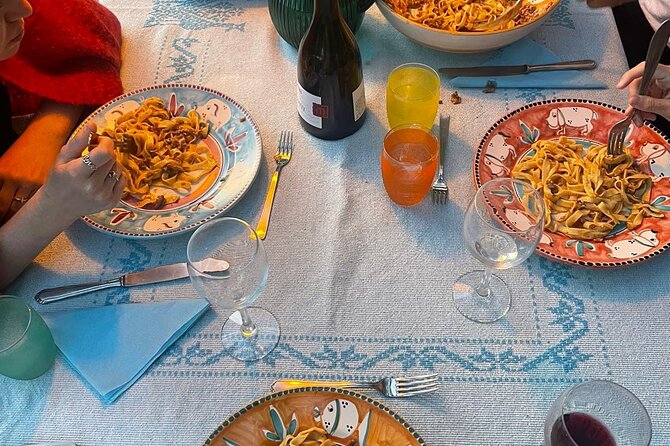 Cooking Class for Pasta Lovers in Florence Country House - Meeting the market at Piazza Lorenzo Ghiberti