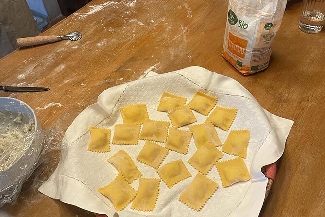 Cooking Class for Pasta Lovers in Florence Country House - Cooking pasta from scratch in a private home