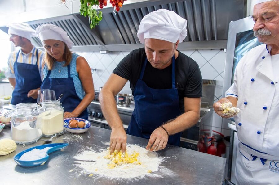Cooking class: How to make Ravioli, Tagliatelle & Tiramisù! - Who will enjoy this class most?
