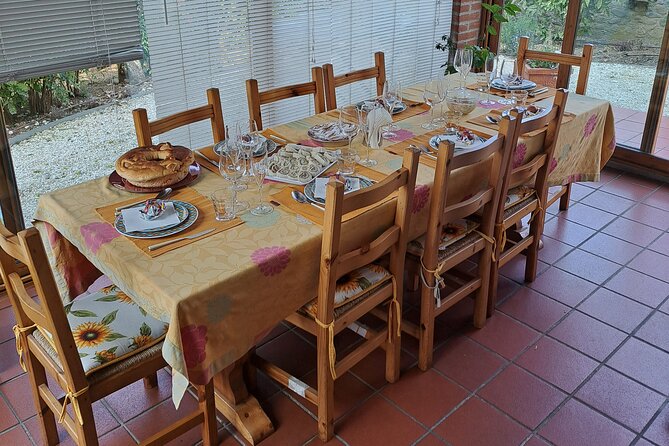 Cooking class in a garden: handmade pasta - Eating the pasta you made