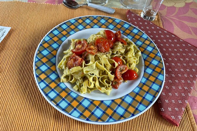Cooking class in a garden: handmade pasta - Tiramisu and the social side of the morning