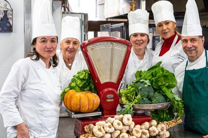 Cooking class with fresh pasta, meat and tastings of 4 wines - The value of $151.23