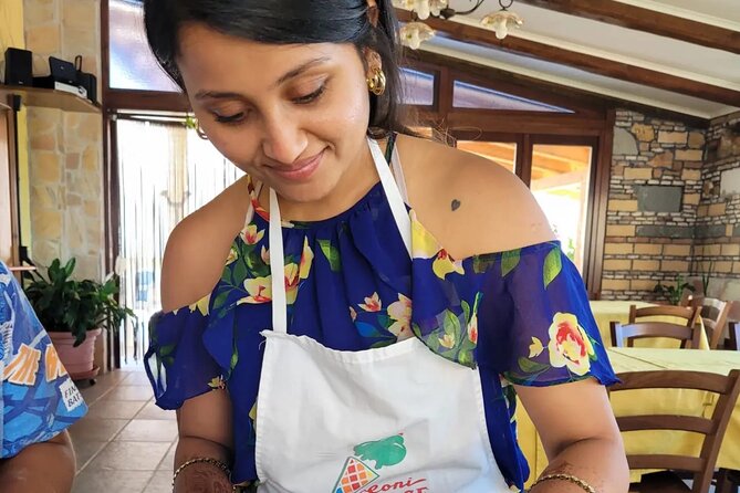 Cooking lesson: tagliatelle, mozzarella and tiramisu - Rolling tagliatelle and cooking what you make