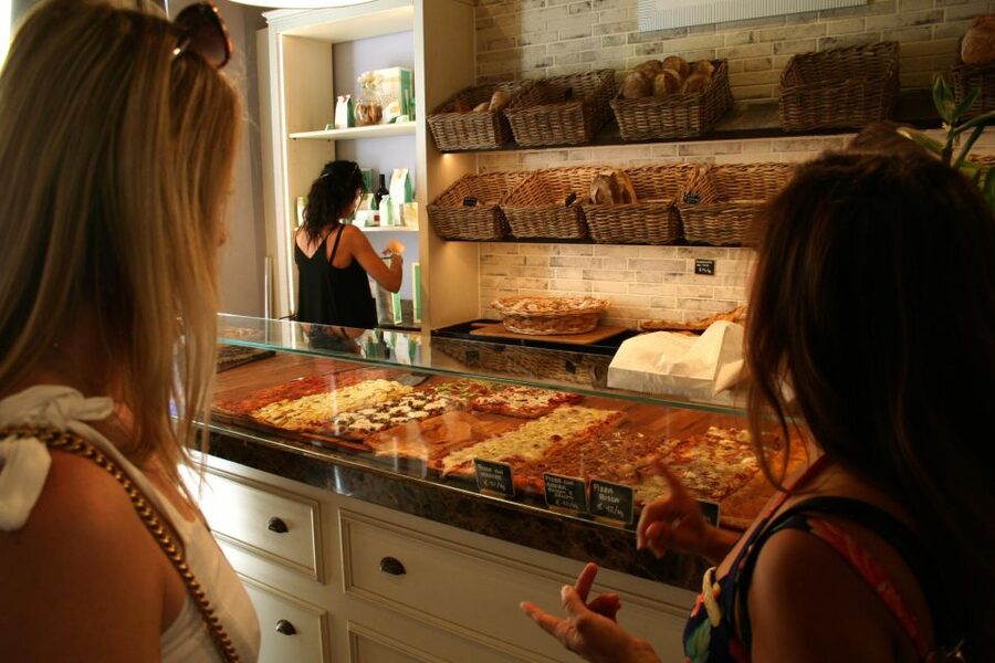 Florence:Dolce Vita by Day Market Tour & Pasta Making Class - Why this Florence food class feels different