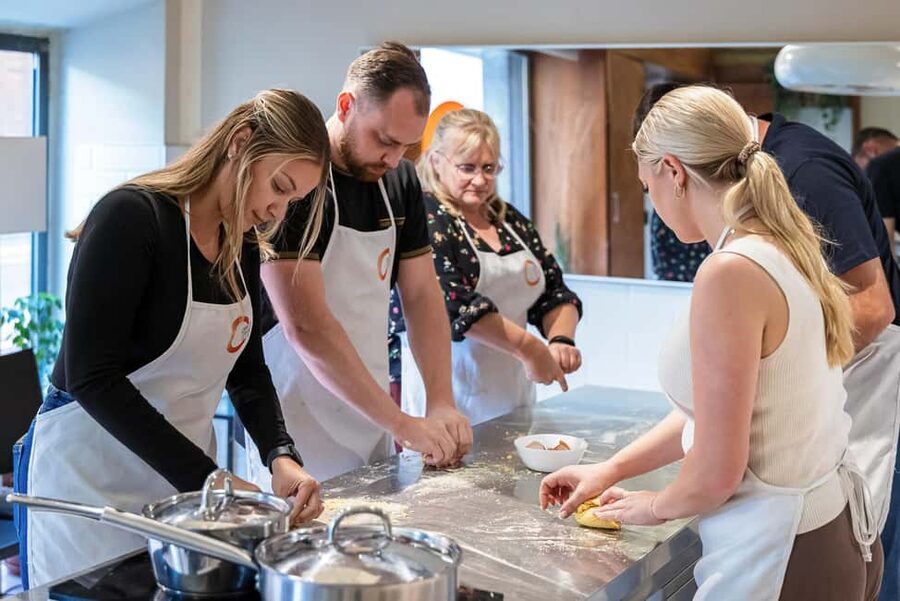 Florence: Handmade Pasta & Dessert Class with Unlimited Wine - The optional street food add-on