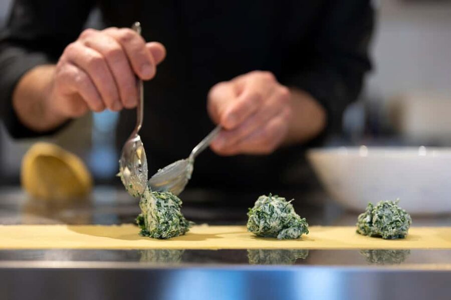 Florence: Highlights Cooking Class with Italian Pastas - Eating in a Florence room from the 1700s