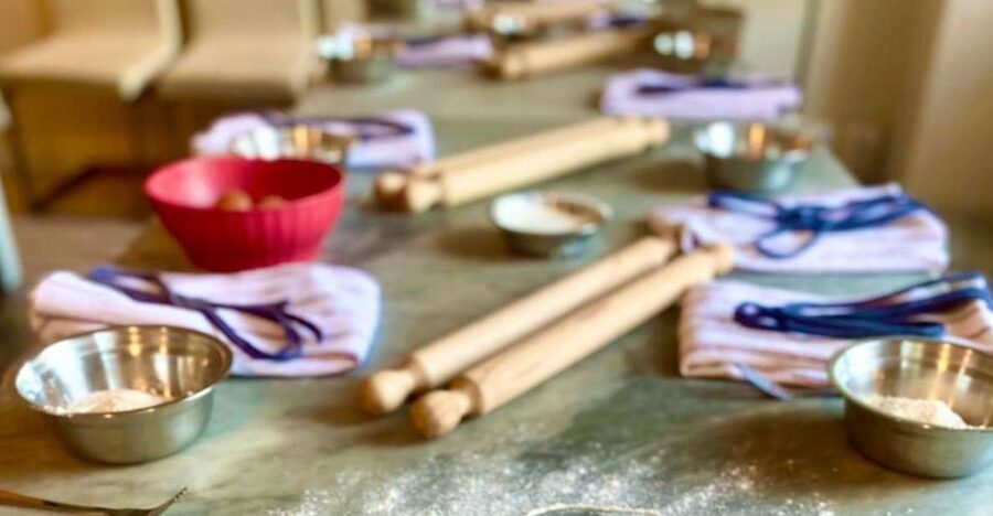 Florence: Lasagna and Spaghetti-Making Class - Setting the table, then eating your work