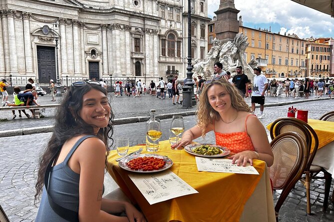 Gelato and Fettuccine Pasta Cooking Class in Rome Piazza Navona - Choosing tomato, pesto, carbonara, or cacio e pepe