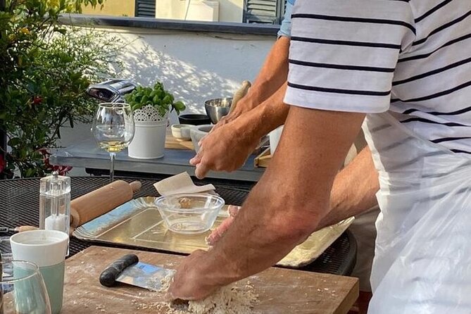 Genoa: Hands-On Home cooking Class Pasta Pesto and more with wine - How the setting changes the experience