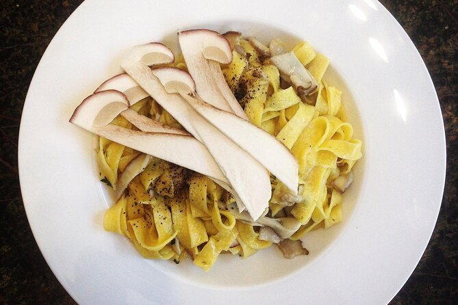 Gnocchi, Pasta, Tiramisù and Wine Class - Gnocchi with truffle sauce and a baked finish