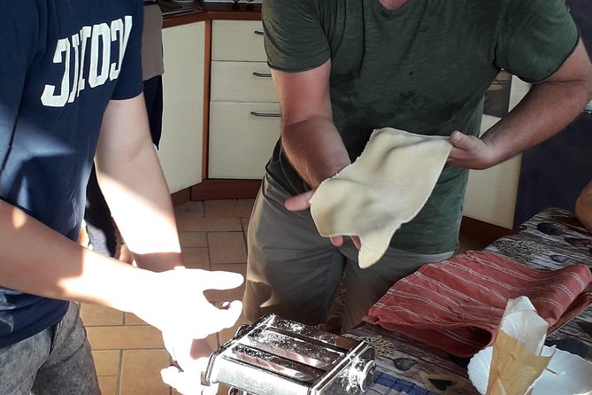 Handmade pasta workshop by Cilento Experience - Filling ricotta ravioli with buffalo cheese