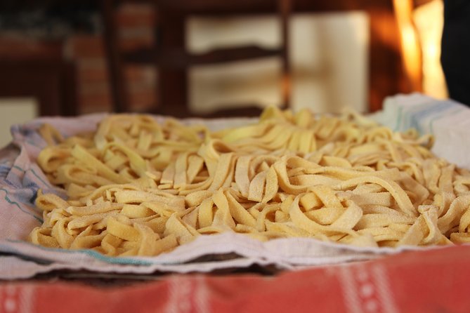 Handmade pasta workshop by Cilento Experience - Eating on the flower-filled terrace